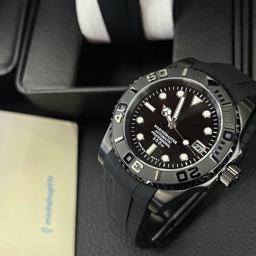 MONTRE MOD MARINER | NOIRE INTÉGRALE | BRACELET EN SILICONE